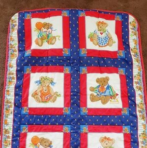 Paragon Vintage Teddy Bear Quilt Folds To Ruffled Pillow